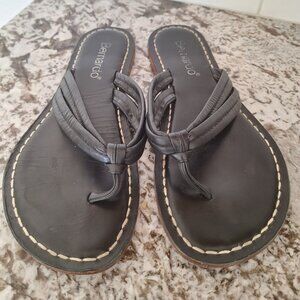 Bernardo Anthropologie Miami  Black Leather Thong Sandals Sz 10